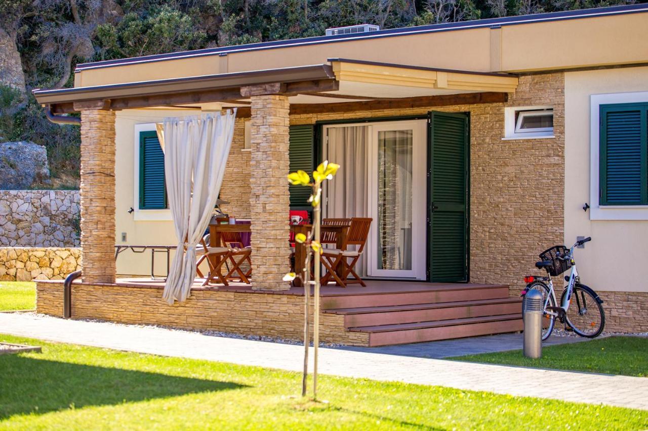 Lando Resort Kampor Exterior foto